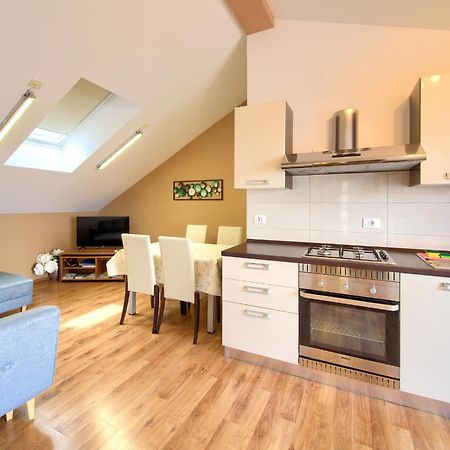 Apartment Val Njivice Ngoại thất bức ảnh