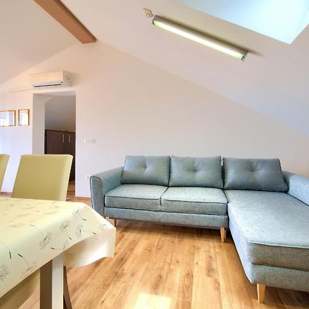 Apartment Val Njivice Ngoại thất bức ảnh