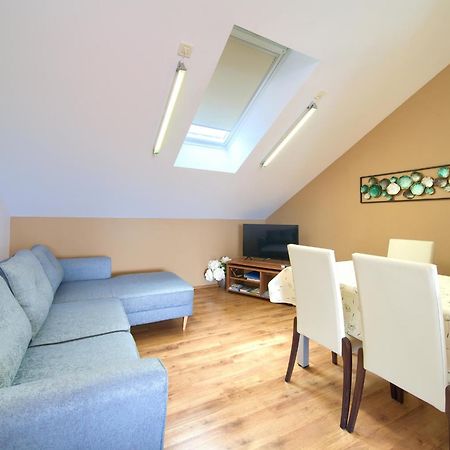 Apartment Val Njivice Ngoại thất bức ảnh
