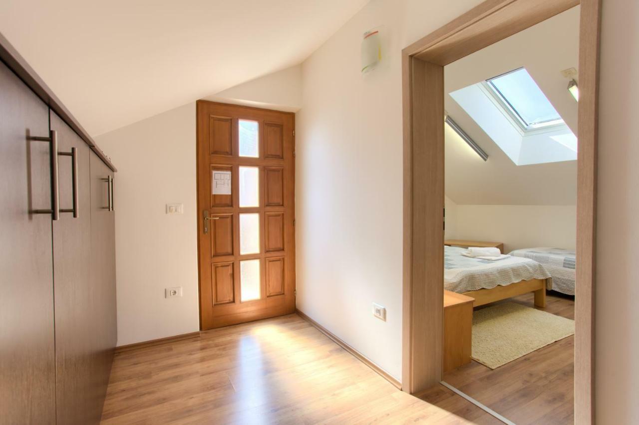 Apartment Val Njivice Ngoại thất bức ảnh