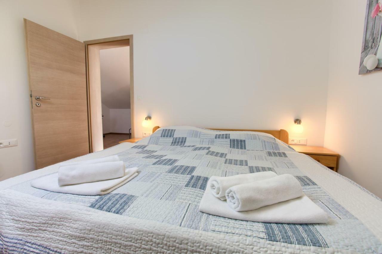 Apartment Val Njivice Ngoại thất bức ảnh